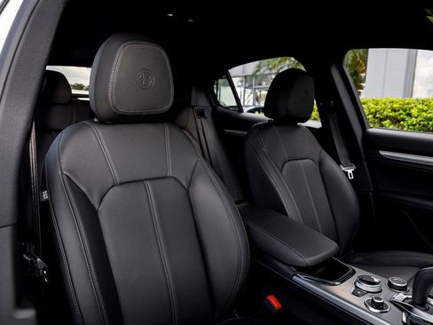 New 2025 Alfa Romeo Stelvio Sprint w/ Convenience Package AWD/4WD image 37