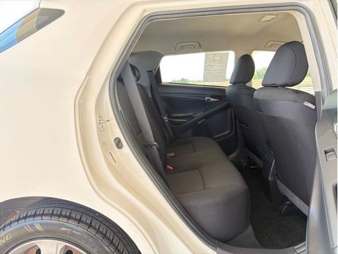 Used 2009 Toyota Matrix FWD image 17