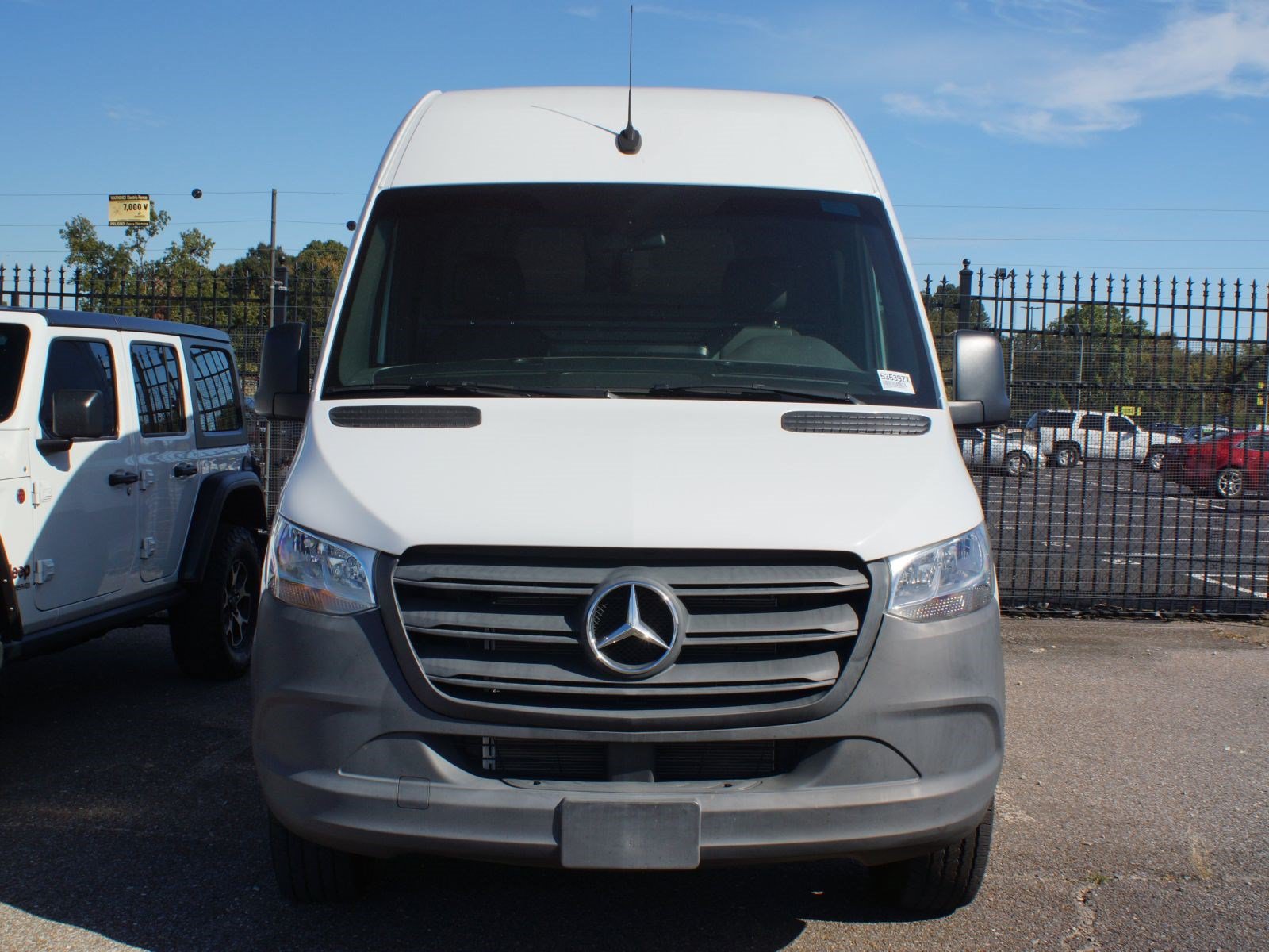Used 2024 Mercedes-Benz Sprinter 2500 image 2