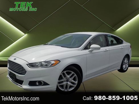 Used 2016 Ford Fusion SE w/ Equipment Group 202A FWD image 1