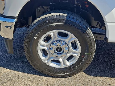 New 2026 Ford F250 XLT w/ FX4 Off-Road Package image 17