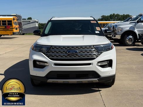 Used 2022 Ford Explorer Limited AWD/4WD image 2