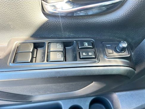 Used 2020 Nissan Titan PRO-4X w/ Pro-4x Utility Package AWD/4WD image 18