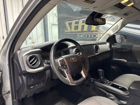 Used 2021 Toyota Tacoma SR5 w/ Technology Package AWD/4WD image 5