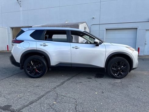 Used 2022 Nissan Rogue SV image 6