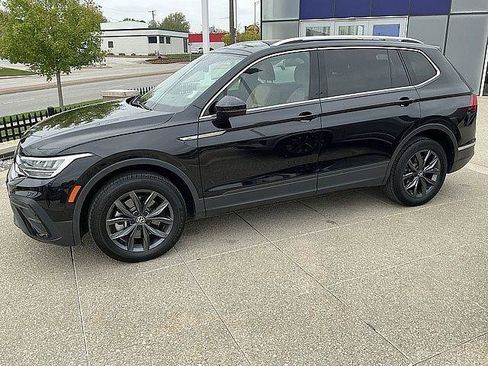 Used 2022 Volkswagen Tiguan SE AWD/4WD image 11