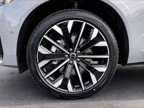 New 2026 Volvo XC60 B5 Ultra w/ Protection Package Premier image 14