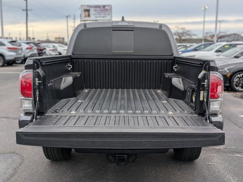 Used 2023 Toyota Tacoma TRD Off-Road image 8