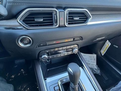 New 2025 MAZDA CX-5 Signature image 16