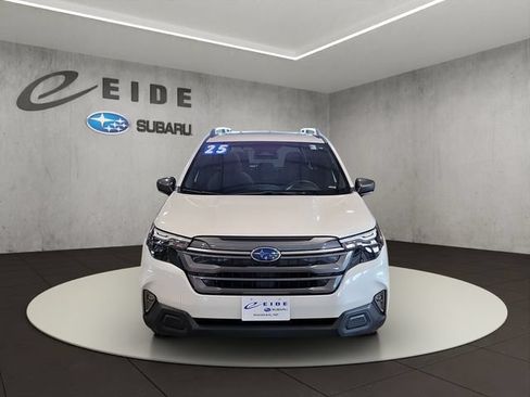Used 2025 Subaru Forester Premium AWD/4WD image 6