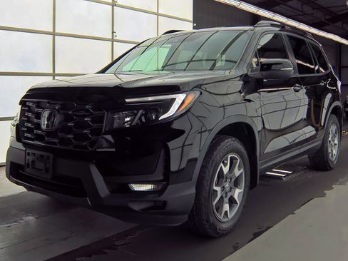 Used 2022 Honda Passport TrailSport image 2