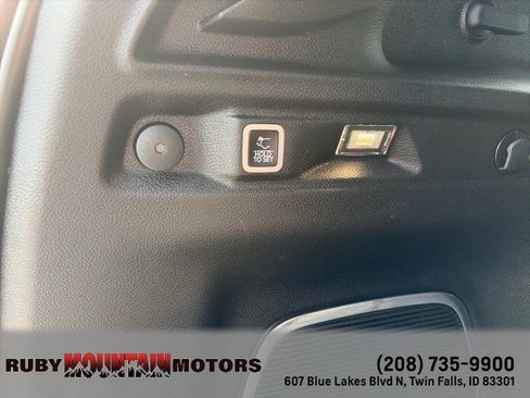 Used 2021 Jeep Grand Cherokee L Limited w/ Luxury Tech Group II AWD/4WD image 31