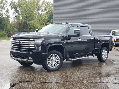 Used 2020 Chevrolet Silverado 2500 High Country w/ Technology Package AWD/4WD image 31
