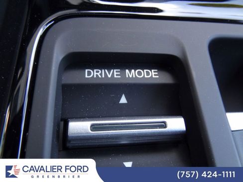 Used 2025 Honda Pilot Black Edition image 48