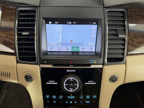 Used 2018 Ford Taurus Limited FWD image 22