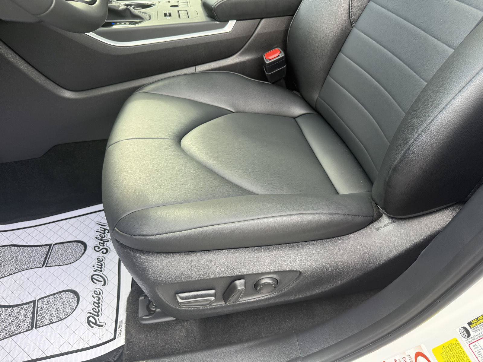 Used 2026 Toyota Highlander XLE AWD/4WD image 37