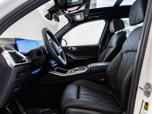 Certified 2025 BMW X5 xDrive40i w/ M Sport Package image 14