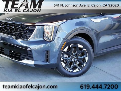 Certified 2024 Kia Sorento S image 3
