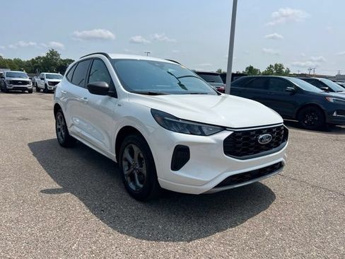 Certified 2024 Ford Escape ST-Line w/ Tech Pack #1 AWD/4WD image 3