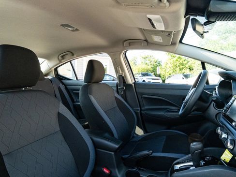Used 2025 Nissan Versa SV w/ Trunk Package FWD image 9