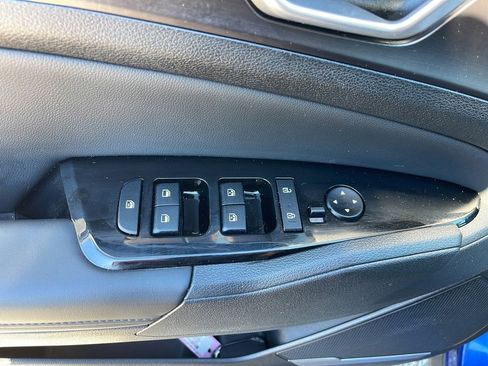 Used 2024 Kia Sportage EX image 10