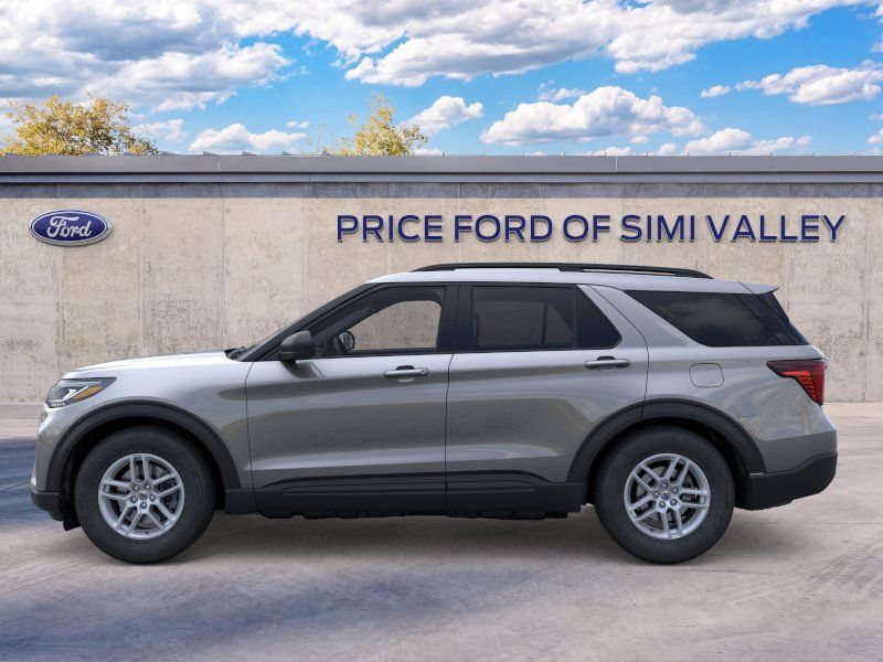Used 2026 Ford Explorer Active AWD/4WD image 3
