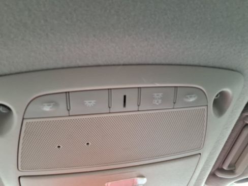 Used 2015 Nissan Leaf S FWD image 27
