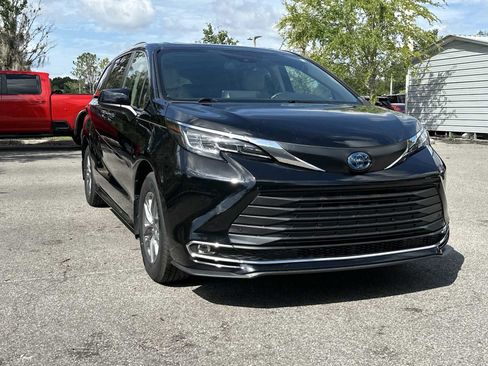 Used 2022 Toyota Sienna XLE FWD image 8
