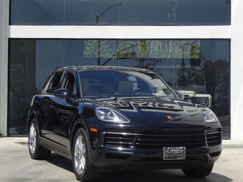 Used 2023 Porsche Cayenne AWD/4WD image 10