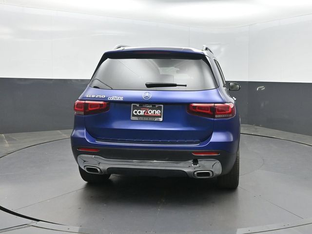Used 2020 Mercedes-Benz GLB 250 w/ Premium Package image 32