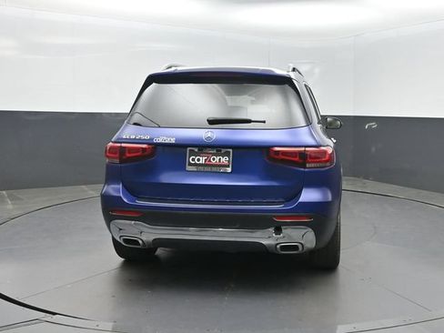 Used 2020 Mercedes-Benz GLB 250 w/ Premium Package image 32