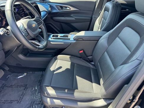 Certified 2025 Chevrolet Equinox EV LT w/ Convenience Package FWD image 14