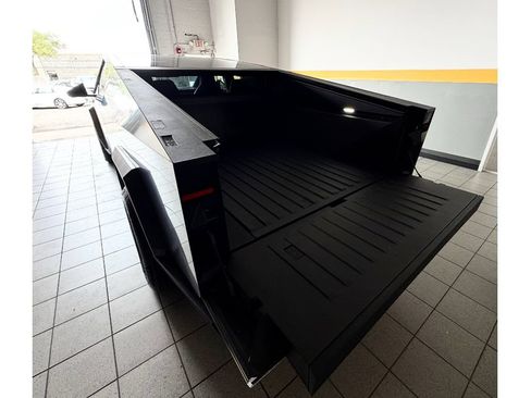 Used 2026 Tesla Cybertruck AWD Crew Cab image 15