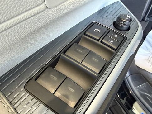 New 2026 Toyota Sienna XLE FWD image 16
