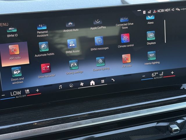 Used 2025 BMW X7 xDrive40i w/ M Sport Package AWD/4WD image 18