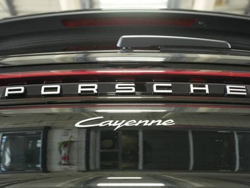 Certified 2025 Porsche Cayenne image 38