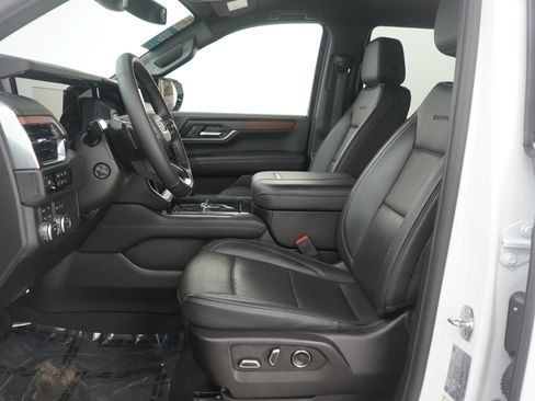 Used 2025 GMC Yukon Denali AWD/4WD image 26