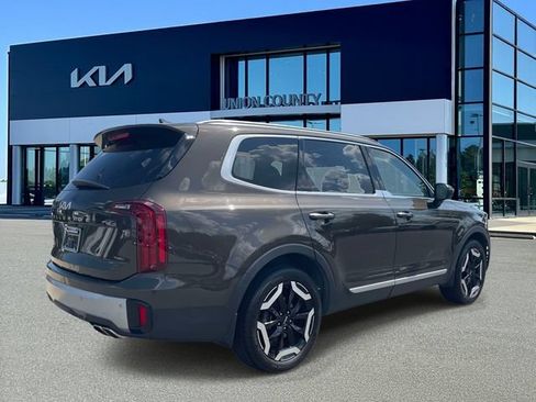 Certified 2024 Kia Telluride S w/ S Sunroof Package FWD image 6