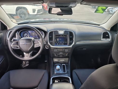 Used 2022 Chrysler 300 Touring w/ Sport Appearance Package AWD/4WD image 14