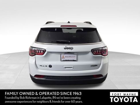 Used 2024 Jeep Compass Latitude AWD/4WD image 8