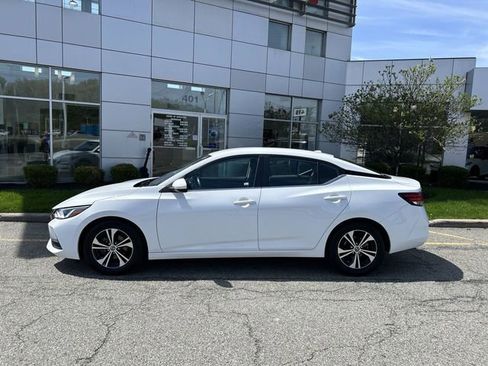 Certified 2022 Nissan Sentra SV w/ Trunk Package FWD image 5