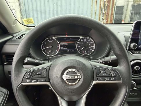 Used 2024 Nissan Sentra SV FWD image 33