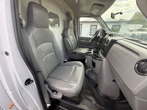 Used 2013 Ford E-350 and Econoline 350 Super Duty w/ Class I Trailer Tow Pkg image 17