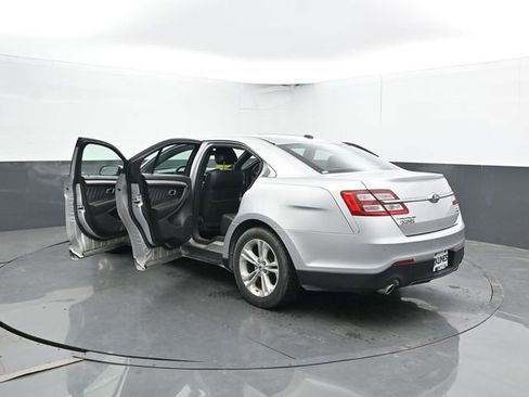 Used 2016 Ford Taurus SEL w/ Equipment Group 201A FWD image 29