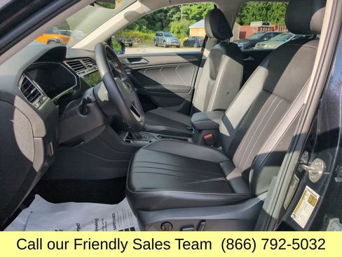Used 2024 Volkswagen Tiguan SE AWD/4WD image 11
