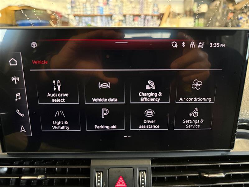 Used 2021 Audi Q5 e Premium w/ Convenience Package AWD/4WD image 23