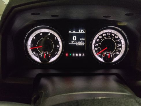 Used 2021 RAM 1500 Classic SLT image 23