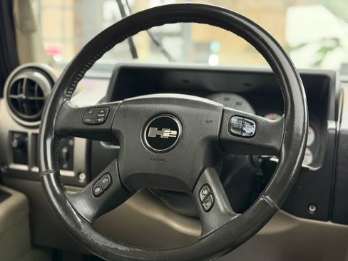 Used 2004 HUMMER H2 w/ Preferred Equipment Group AWD/4WD image 31