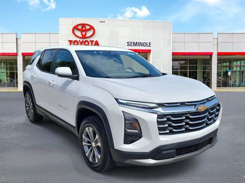 Used 2026 Chevrolet Equinox LT FWD image 2