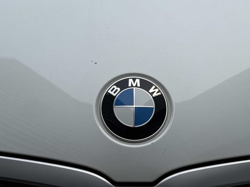 Used 2024 BMW 330i xDrive Sedan w/ Premium Package AWD/4WD image 9